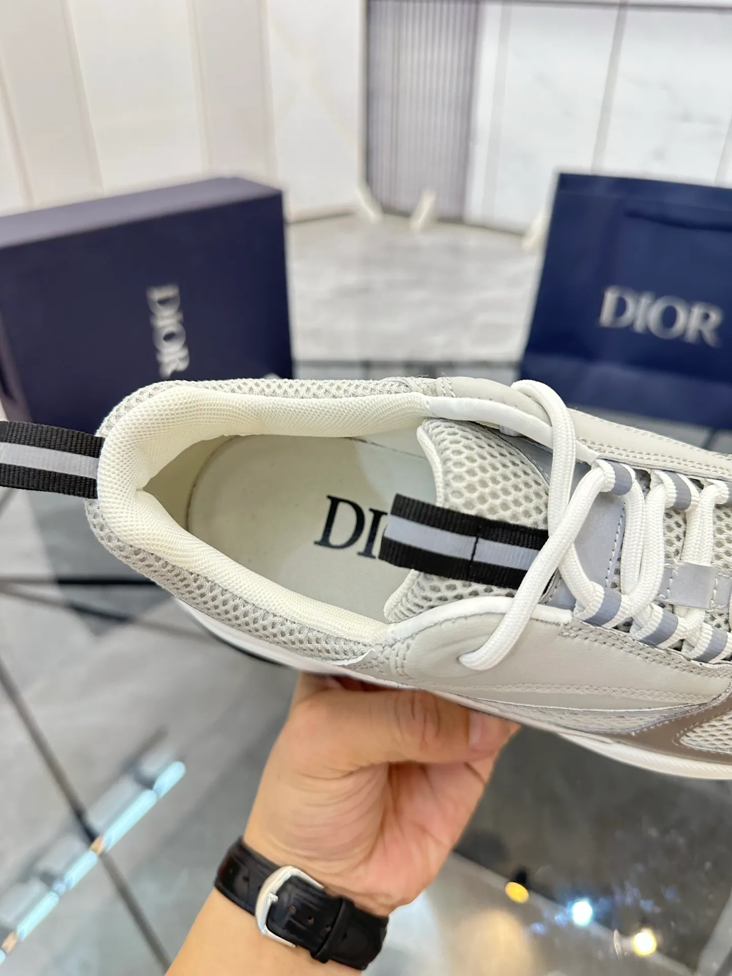 Men's shoes: 💰P460¥ Ready in Guangzhou, fully packaged Product trademark: Dior* "Dior*" low-top casual shoes Regular size: 38-46 (can be customized to 47) B22 Product materials: imported cowhide leather upper spliced ​​with original fabric, breathable lining, original outsole. Number: 920